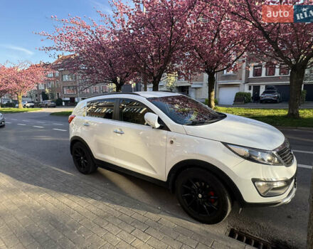 Білий Кіа Sportage, об'ємом двигуна 1.99 л та пробігом 165 тис. км за 14039 $, фото 2 на Automoto.ua