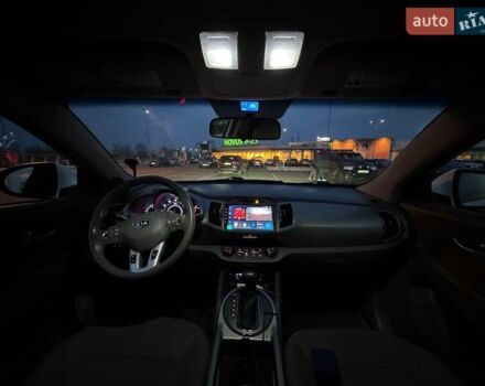 Білий Кіа Sportage, об'ємом двигуна 2.4 л та пробігом 265 тис. км за 10599 $, фото 16 на Automoto.ua