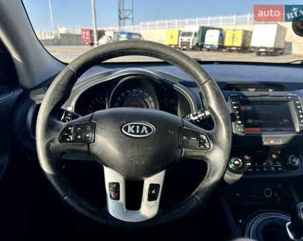 Білий Кіа Sportage, об'ємом двигуна 2 л та пробігом 258 тис. км за 13500 $, фото 8 на Automoto.ua