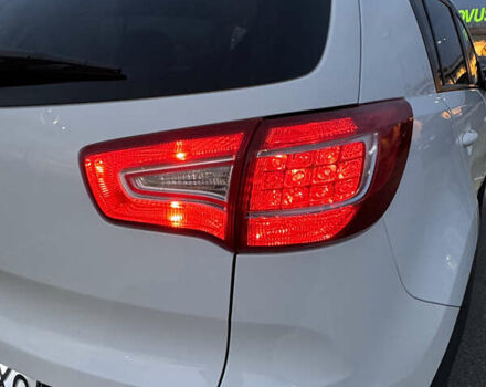 Білий Кіа Sportage, об'ємом двигуна 2.4 л та пробігом 265 тис. км за 10599 $, фото 10 на Automoto.ua