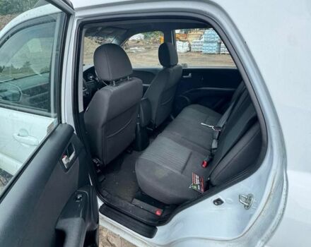 Білий Кіа Sportage, об'ємом двигуна 0 л та пробігом 150 тис. км за 4500 $, фото 4 на Automoto.ua