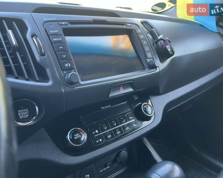 Белый Киа Sportage, объемом двигателя 2 л и пробегом 290 тыс. км за 12999 $, фото 27 на Automoto.ua