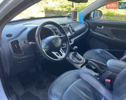Белый Киа Sportage, объемом двигателя 2 л и пробегом 280 тыс. км за 13450 $, фото 24 на Automoto.ua