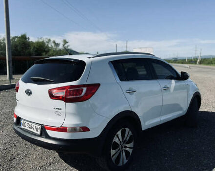 Белый Киа Sportage, объемом двигателя 2 л и пробегом 211 тыс. км за 12000 $, фото 2 на Automoto.ua