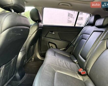 Білий Кіа Sportage, об'ємом двигуна 2 л та пробігом 165 тис. км за 13999 $, фото 12 на Automoto.ua