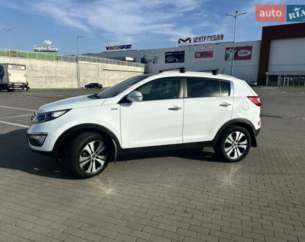 Білий Кіа Sportage, об'ємом двигуна 2 л та пробігом 258 тис. км за 13500 $, фото 1 на Automoto.ua