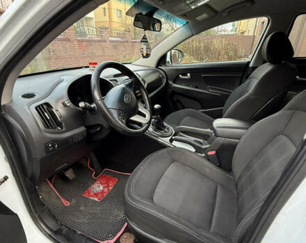 Белый Киа Sportage, объемом двигателя 2 л и пробегом 167 тыс. км за 12500 $, фото 8 на Automoto.ua