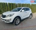 Білий Кіа Sportage, об'ємом двигуна 2 л та пробігом 215 тис. км за 13800 $, фото 2 на Automoto.ua