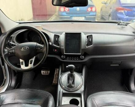 Белый Киа Sportage, объемом двигателя 2 л и пробегом 280 тыс. км за 10900 $, фото 1 на Automoto.ua