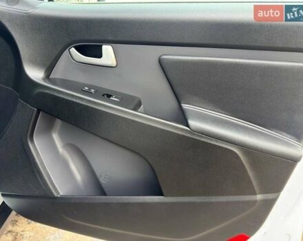 Білий Кіа Sportage, об'ємом двигуна 1.69 л та пробігом 194 тис. км за 10995 $, фото 34 на Automoto.ua