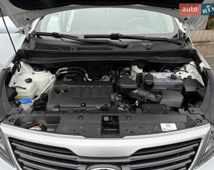 Білий Кіа Sportage, об'ємом двигуна 1.7 л та пробігом 98 тис. км за 13950 $, фото 42 на Automoto.ua