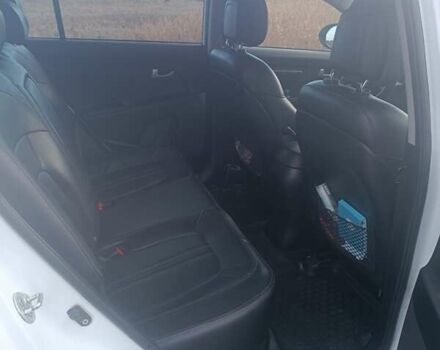 Білий Кіа Sportage, об'ємом двигуна 2 л та пробігом 173 тис. км за 11000 $, фото 11 на Automoto.ua