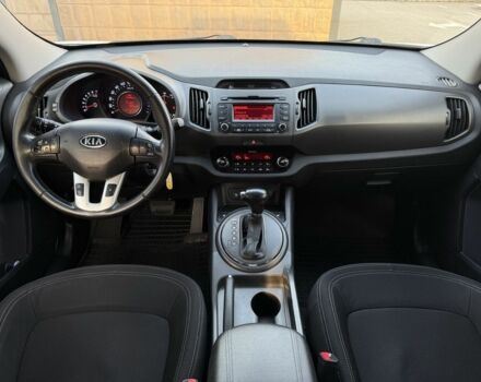 Білий Кіа Sportage, об'ємом двигуна 2 л та пробігом 161 тис. км за 10900 $, фото 8 на Automoto.ua