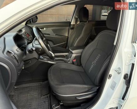 Белый Киа Sportage, объемом двигателя 2 л и пробегом 161 тыс. км за 10900 $, фото 31 на Automoto.ua