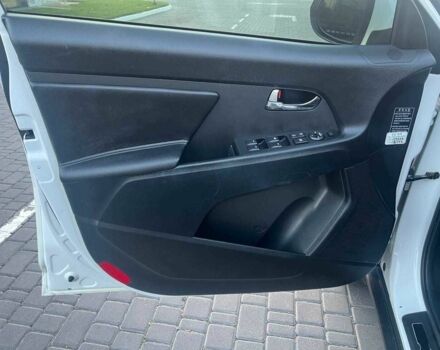 Белый Киа Sportage, объемом двигателя 2 л и пробегом 170 тыс. км за 13500 $, фото 9 на Automoto.ua