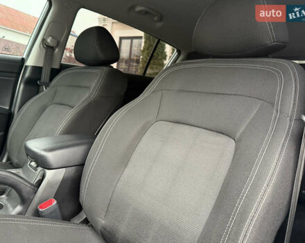 Білий Кіа Sportage, об'ємом двигуна 1.7 л та пробігом 98 тис. км за 13950 $, фото 48 на Automoto.ua