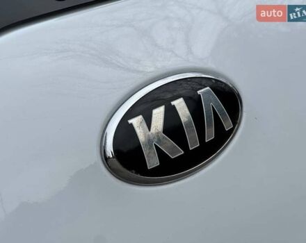 Білий Кіа Sportage, об'ємом двигуна 1.69 л та пробігом 194 тис. км за 10995 $, фото 16 на Automoto.ua