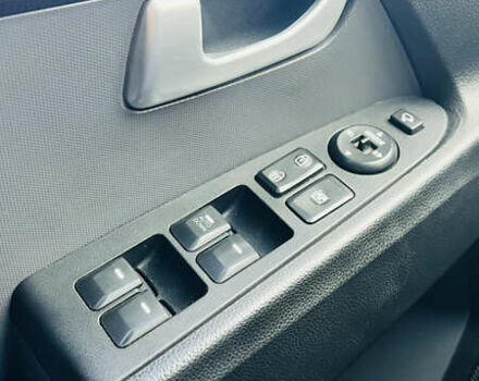 Белый Киа Sportage, объемом двигателя 2 л и пробегом 127 тыс. км за 11900 $, фото 19 на Automoto.ua