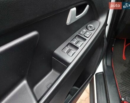 Белый Киа Sportage, объемом двигателя 1.69 л и пробегом 170 тыс. км за 11999 $, фото 12 на Automoto.ua