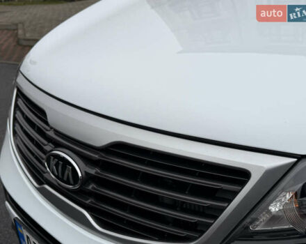 Білий Кіа Sportage, об'ємом двигуна 1.7 л та пробігом 98 тис. км за 13950 $, фото 8 на Automoto.ua