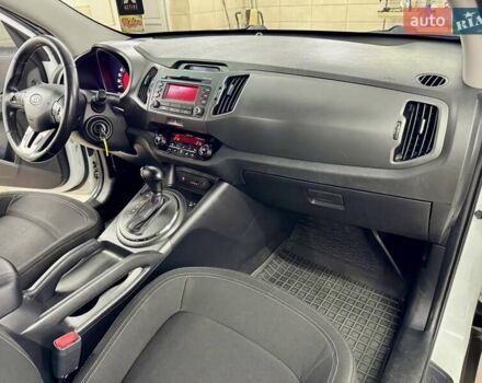 Белый Киа Sportage, объемом двигателя 2 л и пробегом 161 тыс. км за 11499 $, фото 32 на Automoto.ua