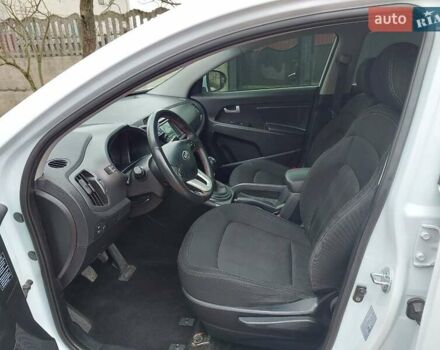 Белый Киа Sportage, объемом двигателя 1.69 л и пробегом 170 тыс. км за 11999 $, фото 5 на Automoto.ua