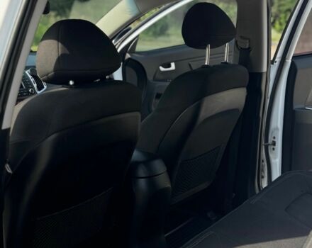 Белый Киа Sportage, объемом двигателя 2 л и пробегом 201 тыс. км за 9000 $, фото 11 на Automoto.ua