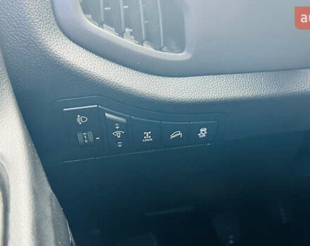 Белый Киа Sportage, объемом двигателя 2 л и пробегом 127 тыс. км за 11900 $, фото 20 на Automoto.ua