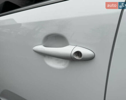 Білий Кіа Sportage, об'ємом двигуна 1.7 л та пробігом 98 тис. км за 13950 $, фото 29 на Automoto.ua