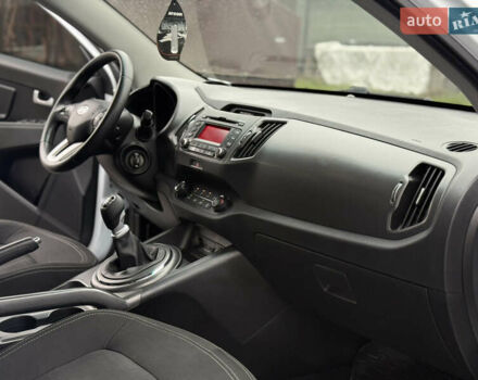 Білий Кіа Sportage, об'ємом двигуна 1.7 л та пробігом 98 тис. км за 13950 $, фото 63 на Automoto.ua