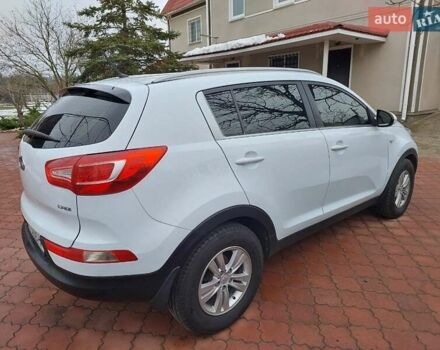 Белый Киа Sportage, объемом двигателя 1.69 л и пробегом 170 тыс. км за 11999 $, фото 6 на Automoto.ua