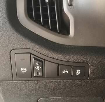 Белый Киа Sportage, объемом двигателя 2.36 л и пробегом 131 тыс. км за 14000 $, фото 14 на Automoto.ua