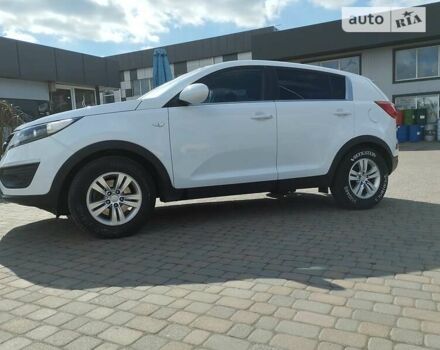 Білий Кіа Sportage, об'ємом двигуна 1.7 л та пробігом 206 тис. км за 13000 $, фото 2 на Automoto.ua