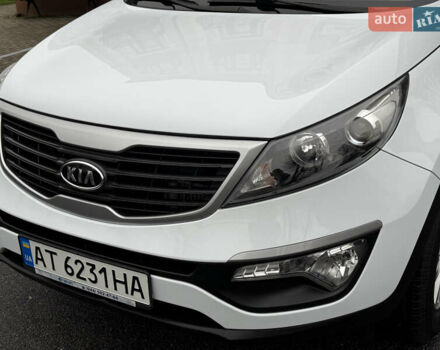 Білий Кіа Sportage, об'ємом двигуна 1.7 л та пробігом 98 тис. км за 13950 $, фото 7 на Automoto.ua