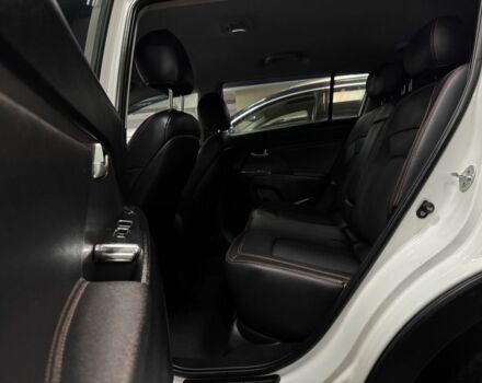 Белый Киа Sportage, объемом двигателя 2.4 л и пробегом 118 тыс. км за 11500 $, фото 10 на Automoto.ua