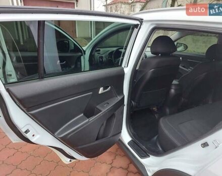 Белый Киа Sportage, объемом двигателя 1.69 л и пробегом 170 тыс. км за 11999 $, фото 1 на Automoto.ua