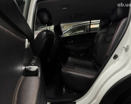 Белый Киа Sportage, объемом двигателя 0 л и пробегом 118 тыс. км за 11500 $, фото 7 на Automoto.ua