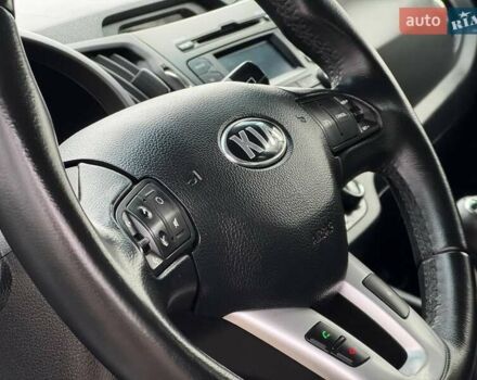 Білий Кіа Sportage, об'ємом двигуна 1.69 л та пробігом 194 тис. км за 10995 $, фото 27 на Automoto.ua