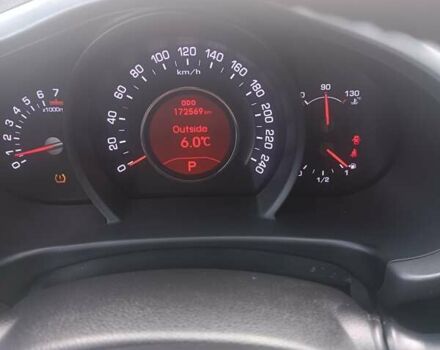 Білий Кіа Sportage, об'ємом двигуна 2 л та пробігом 173 тис. км за 11000 $, фото 2 на Automoto.ua