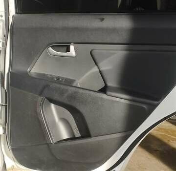 Белый Киа Sportage, объемом двигателя 2.36 л и пробегом 131 тыс. км за 14000 $, фото 22 на Automoto.ua