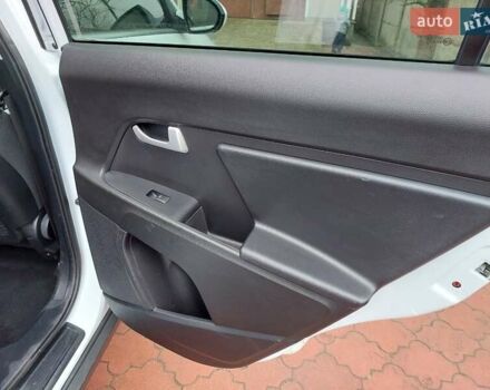 Белый Киа Sportage, объемом двигателя 1.69 л и пробегом 170 тыс. км за 11999 $, фото 11 на Automoto.ua