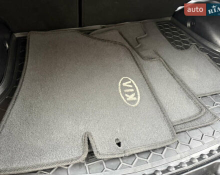 Білий Кіа Sportage, об'ємом двигуна 1.7 л та пробігом 98 тис. км за 13950 $, фото 35 на Automoto.ua