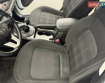 Білий Кіа Sportage, об'ємом двигуна 1.7 л та пробігом 98 тис. км за 13950 $, фото 54 на Automoto.ua