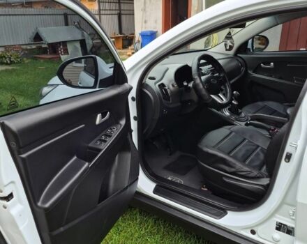 Білий Кіа Sportage, об'ємом двигуна 1.7 л та пробігом 98 тис. км за 13300 $, фото 5 на Automoto.ua