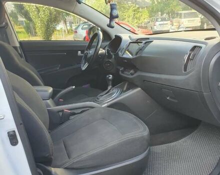 Белый Киа Sportage, объемом двигателя 2 л и пробегом 198 тыс. км за 10500 $, фото 4 на Automoto.ua