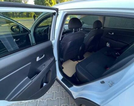 Белый Киа Sportage, объемом двигателя 1.69 л и пробегом 205 тыс. км за 11500 $, фото 12 на Automoto.ua