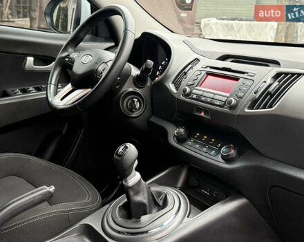 Білий Кіа Sportage, об'ємом двигуна 1.7 л та пробігом 98 тис. км за 13950 $, фото 44 на Automoto.ua