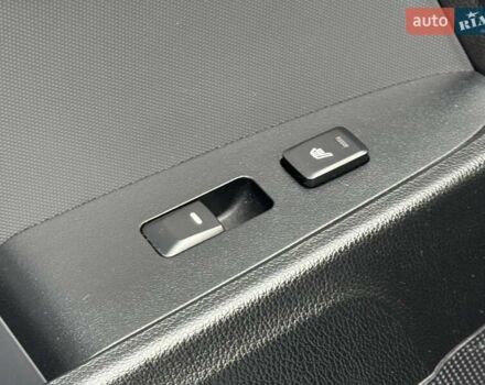 Білий Кіа Sportage, об'ємом двигуна 1.69 л та пробігом 194 тис. км за 10995 $, фото 29 на Automoto.ua