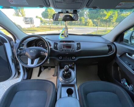 Білий Кіа Sportage, об'ємом двигуна 1.7 л та пробігом 201 тис. км за 11500 $, фото 6 на Automoto.ua