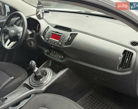 Білий Кіа Sportage, об'ємом двигуна 1.7 л та пробігом 98 тис. км за 13950 $, фото 46 на Automoto.ua